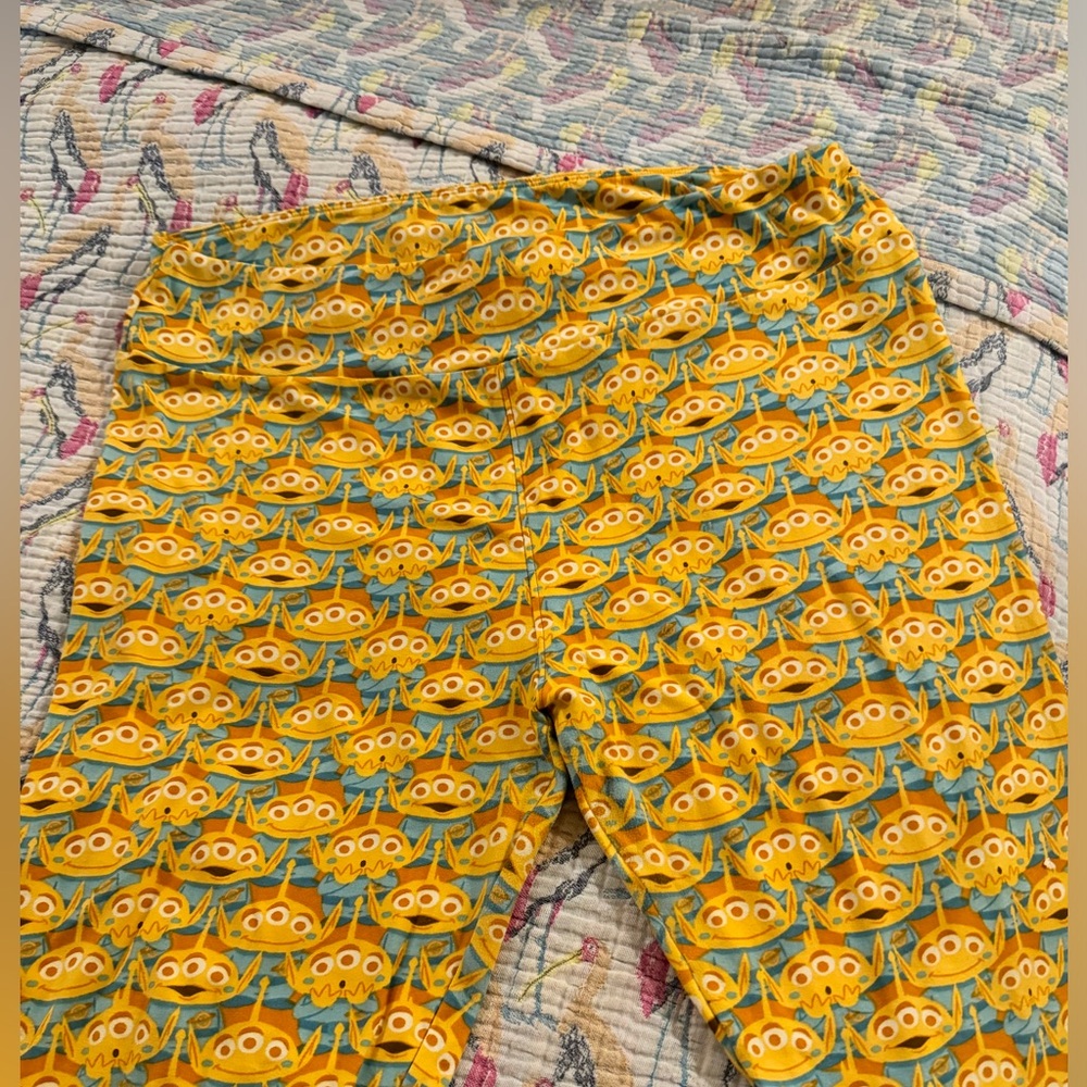 Euc Disney Toy Story Alice leggings TC lularoe